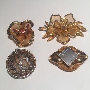 Vintage lot of brooches